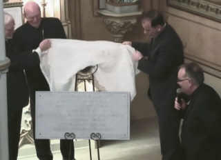Plaque dévoilée lors de la Dédicace